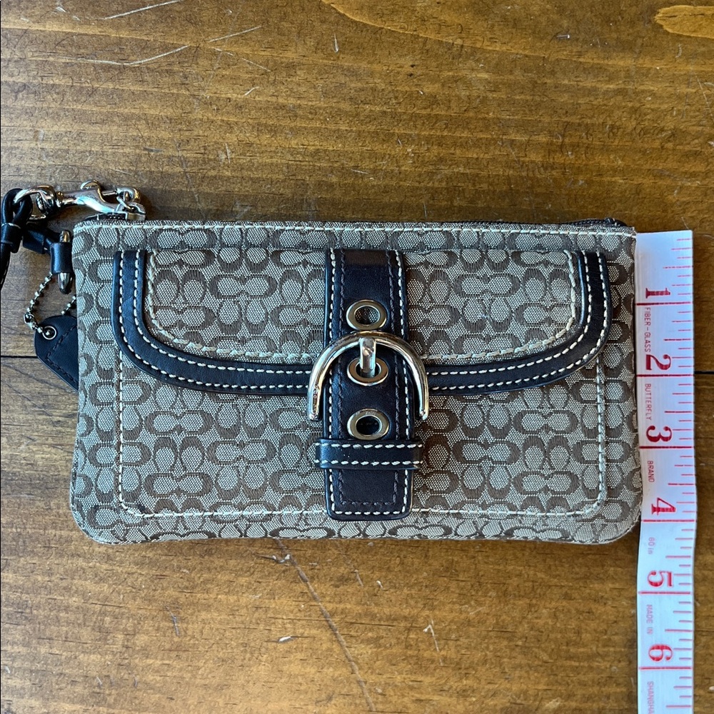 Coach Wristlet Front Buckle Pocket - Picture 10 of 13